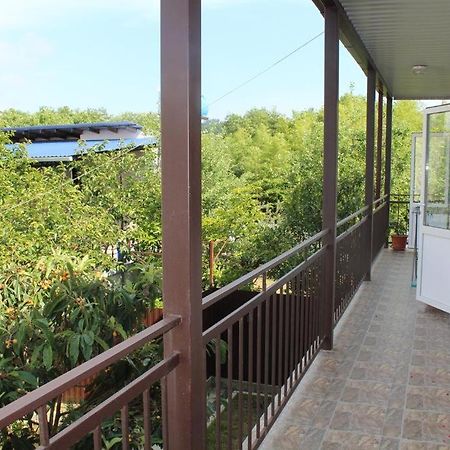Guest House U Aleny Гагра Екстериор снимка