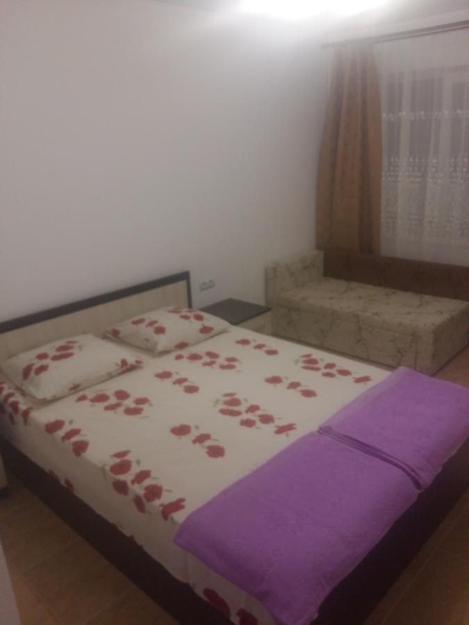 Guest House U Aleny Гагра Екстериор снимка